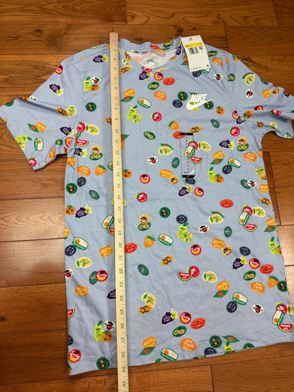 The Nike Tee Men’s All-Over Stickers Short Sleeve T-Shirt NWT - Picture 6 of 7